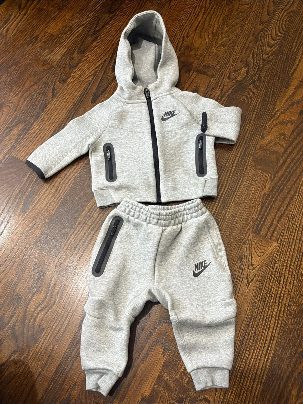 12M Nike Sportswear Tech Fleece Full-Zip Set